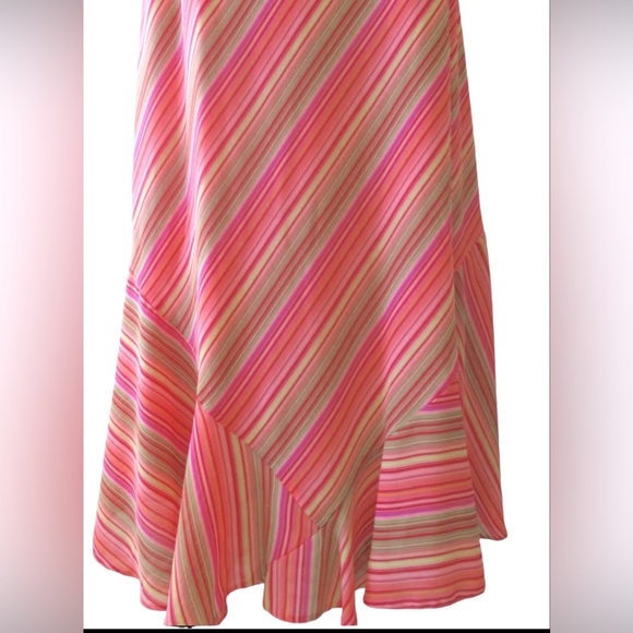 Russell Kemp striped skirt with elastic waist and uneven hem. - Picture 2 of 3